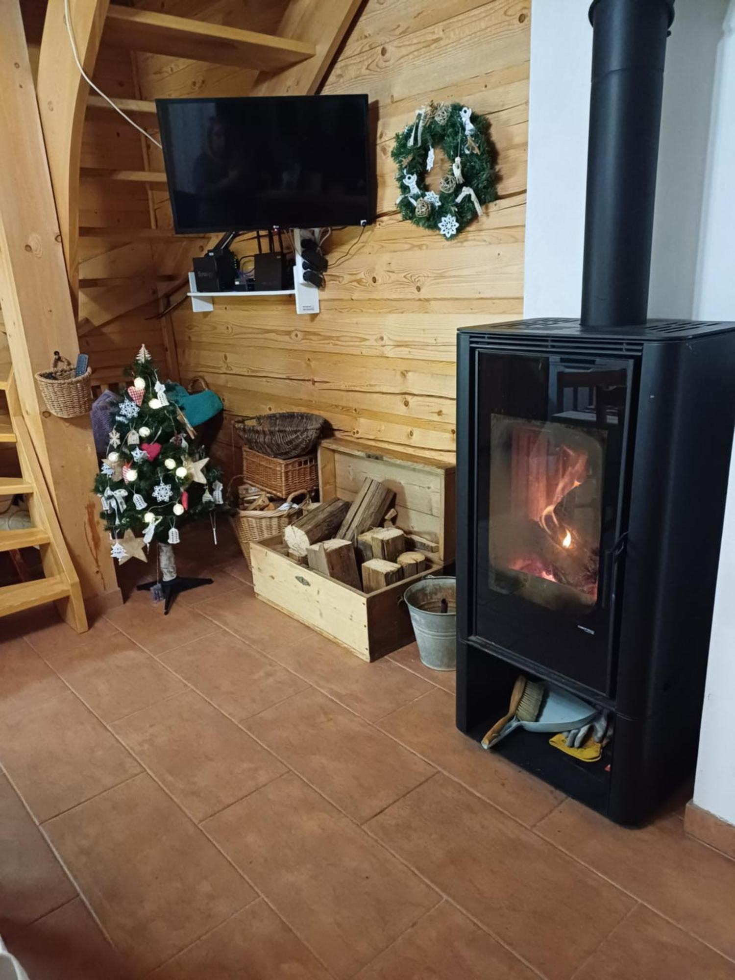 Appartamento Drevenica Zapadne Tatry S Kupacou Kadou A Krbom Žiar Esterno foto